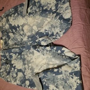 Faded glory size 18w boyfriend jeans. Super cute.